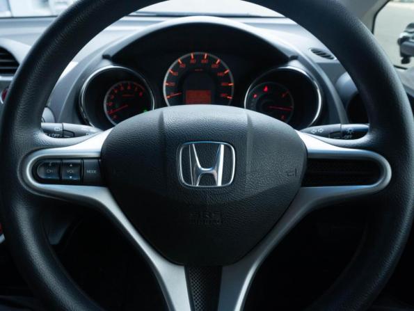Honda Fit II с пробегом 2012 года, цена 901 000 рублей, 115112 км, хэтчбек, Автокод Объявления