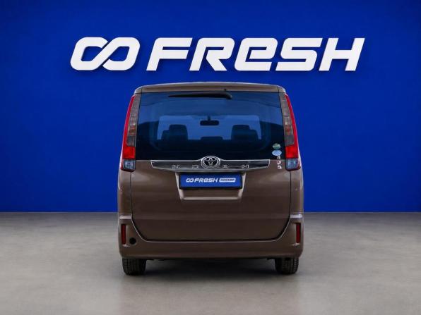 Toyota Noah III (R80) с пробегом 2017 года, цена 1 518 888 рублей, 187178 км, минивэн, Автокод Объявления