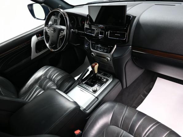 Toyota Land Cruiser 200 Series Рестайлинг 2 с пробегом 2018 года, цена 6 650 000 рублей, 145058 км, внедорожник, Автокод Объявления