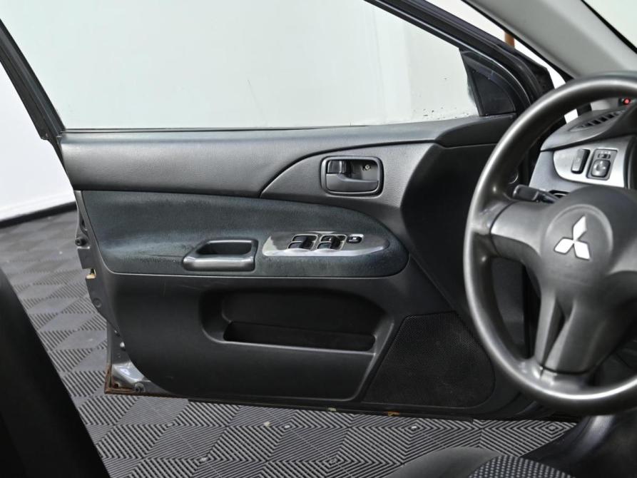 Mitsubishi Lancer IX Рестайлинг Москва  - изображение 11