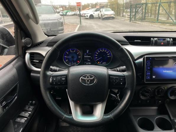 Toyota Hilux VIII с пробегом 2017 года, цена 2 839 000 рублей, 330385 км, offers.body_type.unknown, Автокод Объявления