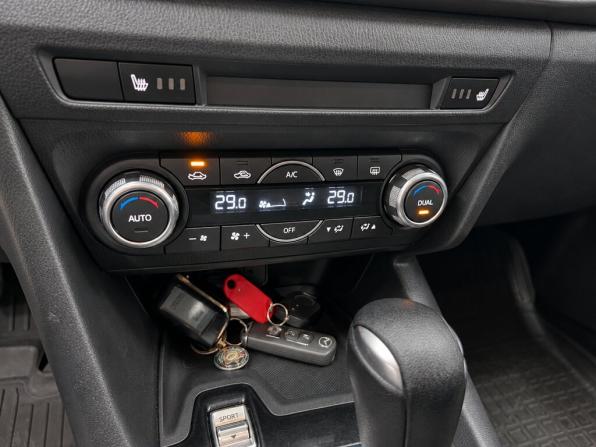 Mazda 3 III (BM) Рестайлинг с пробегом 2018 года, цена 1 550 000 рублей, 160000 км, седан, Автокод Объявления