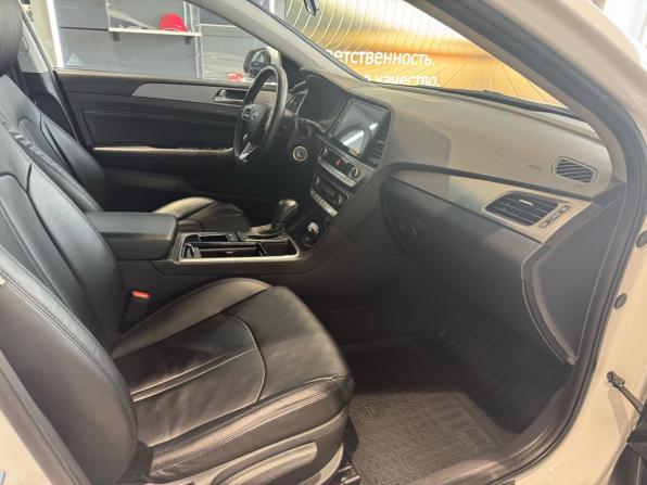 Hyundai Sonata VII (LF) Рестайлинг с пробегом 2019 года, цена 1 999 000 рублей, 63370 км, седан, Автокод Объявления