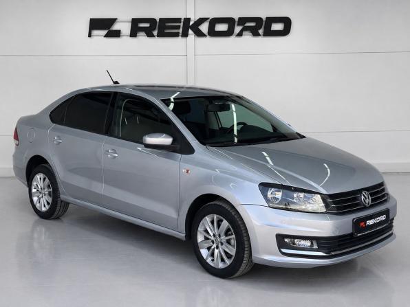 Volkswagen Polo V Рестайлинг с пробегом 2017 года, цена 1 419 000 рублей, 62500 км, седан, Автокод Объявления