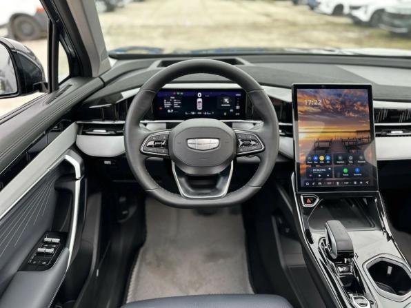 Geely Atlas II с пробегом 2024 года, цена 3 210 000 рублей, 14000 км, внедорожник, Автокод Объявления