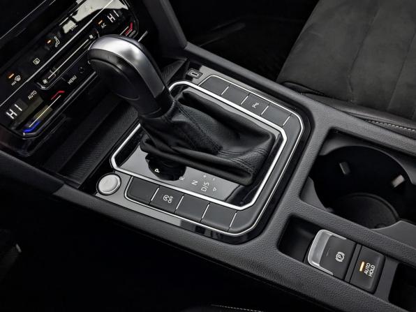 Volkswagen Passat B8 Рестайлинг с пробегом 2021 года, цена 2 470 000 рублей, 90268 км, седан, Автокод Объявления