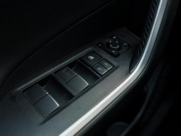 Toyota RAV4 V (XA50) с пробегом 2021 года, цена 3 498 000 рублей, 80030 км, внедорожник, Автокод Объявления