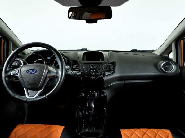 Ford Fiesta Mk6 Рестайлинг с пробегом 2015 года, цена 555 555 рублей, 301611 км, седан, Автокод Объявления