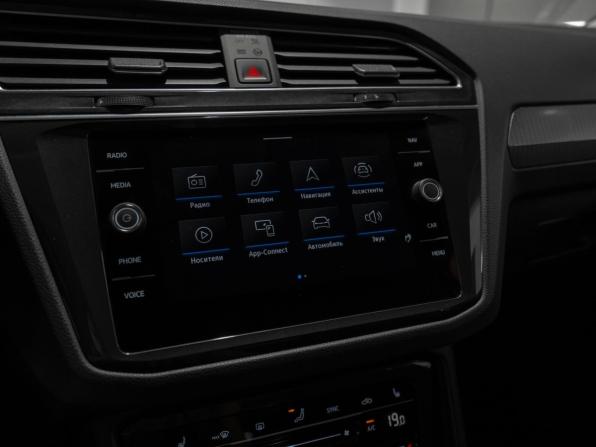 Volkswagen Tiguan II Рестайлинг с пробегом 2021 года, цена 2 275 000 рублей, 171790 км, внедорожник, Автокод Объявления