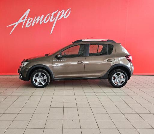 Renault Sandero II Рестайлинг с пробегом 2020 года, цена 1 425 000 рублей, 67064 км, хэтчбек, Автокод Объявления