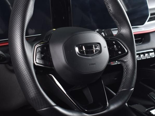 Geely Coolray I Рестайлинг с пробегом 2024 года, цена 2 199 999 рублей, 28264 км, внедорожник, Автокод Объявления