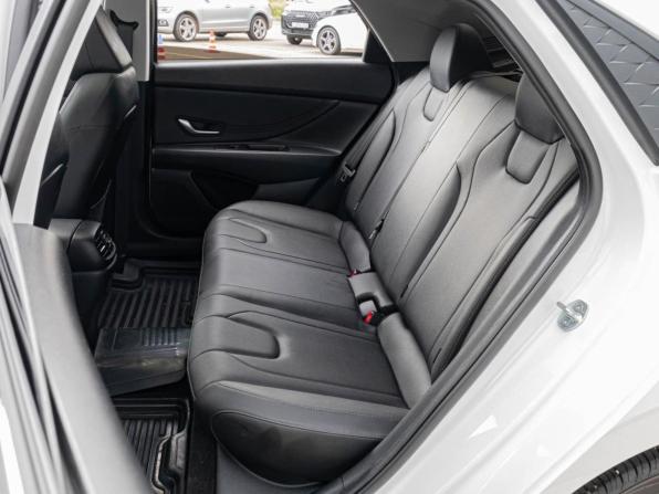 Hyundai Elantra VII (CN7) Рестайлинг с пробегом 2024 года, цена 2 245 000 рублей, 23070 км, седан, Автокод Объявления