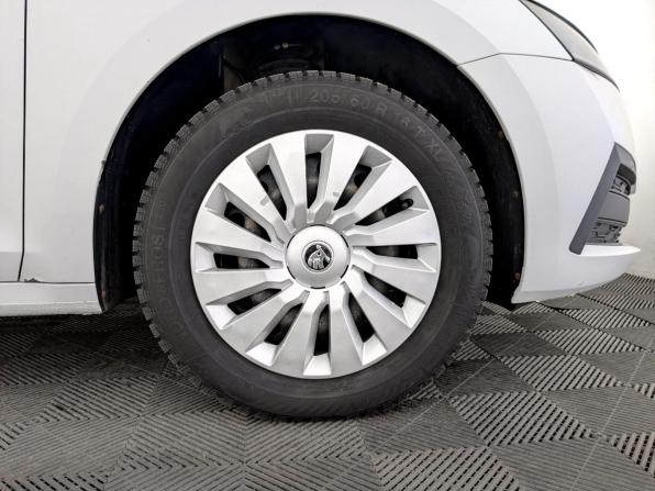 Skoda Octavia IV (A8) с пробегом 2021 года, цена 1 400 000 рублей, 351430 км, лифтбек, Автокод Объявления