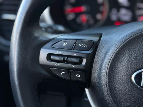 Kia Rio IV Рестайлинг с пробегом 2021 года, цена 1 650 000 рублей, 42204 км, хэтчбек, Автокод Объявления