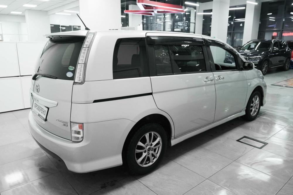 Toyota ISis I Рестайлинг Казань  - изображение 3