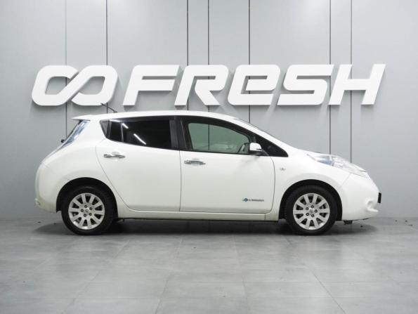 Nissan Leaf I (ZE0/AZE0) с пробегом 2012 года, цена 564 000 рублей, 75785 км, хэтчбек, Автокод Объявления