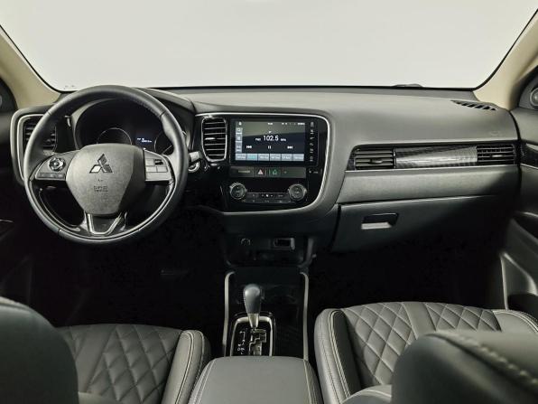 Mitsubishi Outlander III Рестайлинг 3 с пробегом 2022 года, цена 2 549 000 рублей, 35133 км, внедорожник, Автокод Объявления