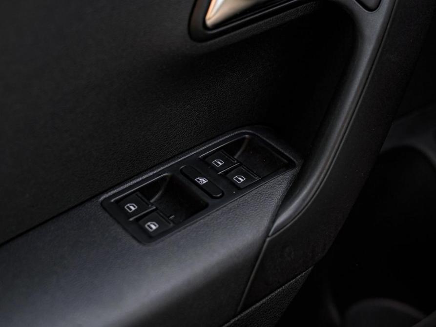 Volkswagen Polo V Рестайлинг Санкт-Петербург  - изображение 9