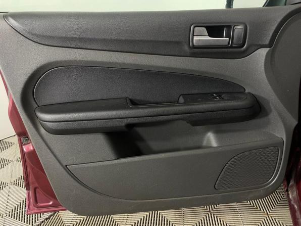 Ford Focus II с пробегом 2006 года, цена 375 000 рублей, 317648 км, седан, Автокод Объявления