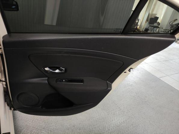 Renault Fluence I Рестайлинг с пробегом 2013 года, цена 650 000 рублей, 143000 км, седан, Автокод Объявления