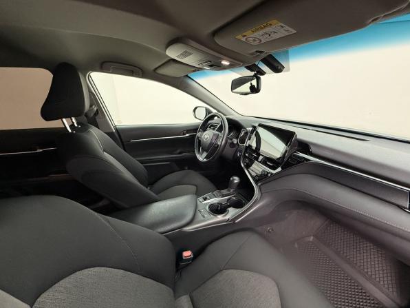 Toyota Camry VIII (XV70) Рестайлинг с пробегом 2021 года, цена 2 580 000 рублей, 40500 км, седан, Автокод Объявления