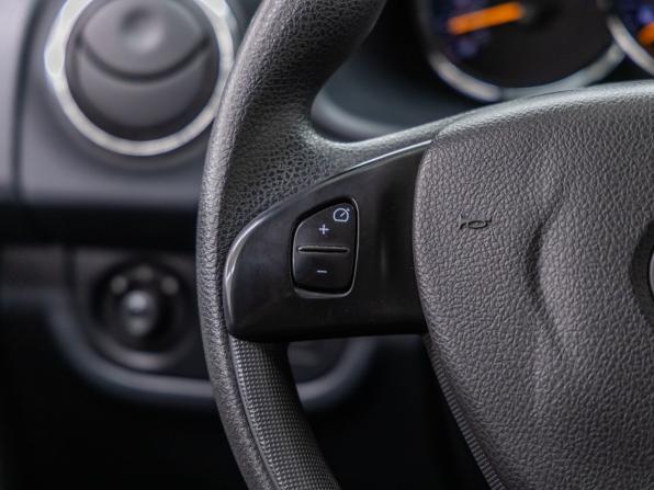 Renault Sandero II с пробегом 2015 года, цена 1 048 000 рублей, 75506 км, хэтчбек, Автокод Объявления
