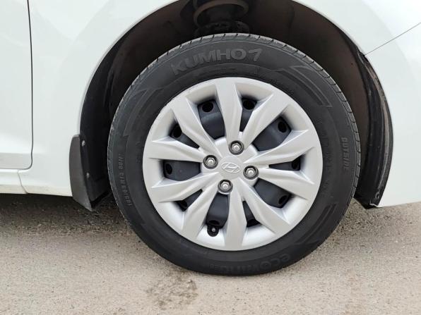 Hyundai Solaris II с пробегом 2019 года, цена 1 599 800 рублей, 64101 км, седан, Автокод Объявления
