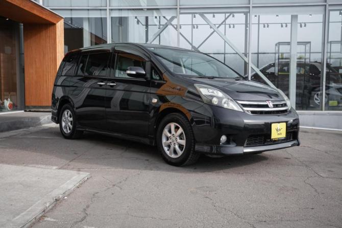 Toyota ISis I Рестайлинг с пробегом 2010 года, цена 1 259 000 рублей, 98500 км, компактвэн, Автокод Объявления