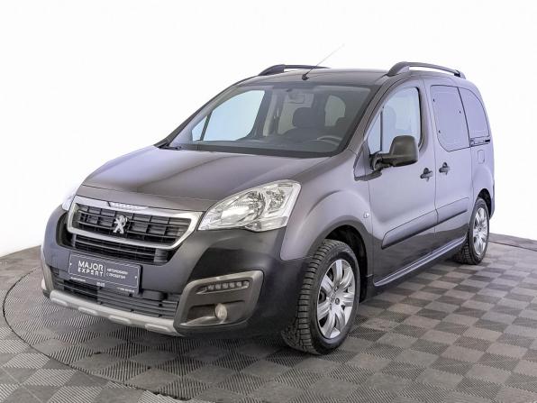 Peugeot Partner II Рестайлинг 2 с пробегом 2017 года, цена 1 410 000 рублей, 130755 км, компактвэн, Автокод Объявления