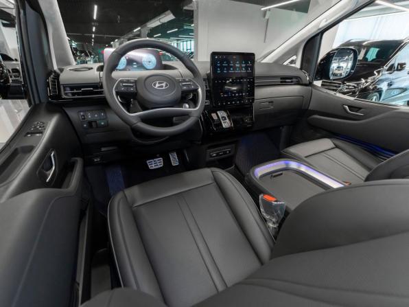 Hyundai Staria I с пробегом 2026 года, цена 9 900 000 рублей, 14 км, минивэн, Автокод Объявления