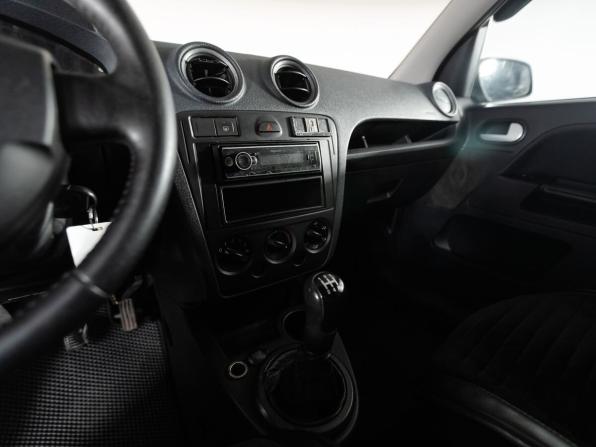 Ford Fusion I Рестайлинг с пробегом 2008 года, цена 320 000 рублей, 273762 км, хэтчбек, Автокод Объявления