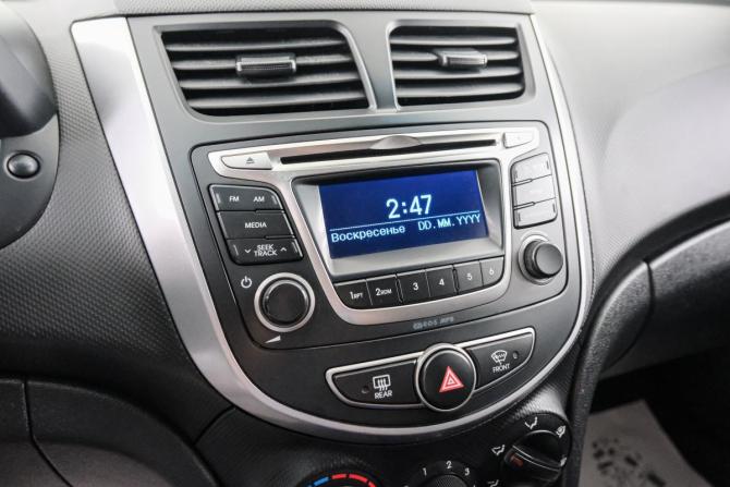 Hyundai Solaris I Рестайлинг с пробегом 2015 года, цена 999 000 рублей, 112000 км, хэтчбек, Автокод Объявления