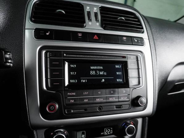 Volkswagen Polo V Рестайлинг с пробегом 2016 года, цена 1 039 000 рублей, 113631 км, седан, Автокод Объявления
