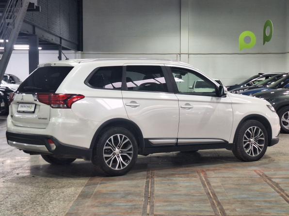 Mitsubishi Outlander III Рестайлинг 2 с пробегом 2016 года, цена 1 525 000 рублей, 193940 км, внедорожник, Автокод Объявления