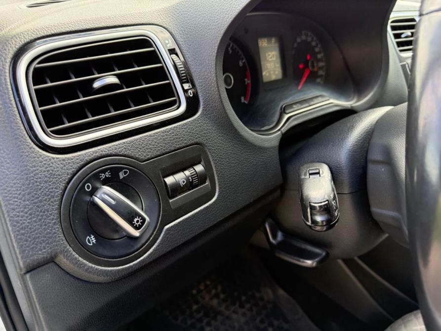 Volkswagen Polo V Рестайлинг Энгельс  - изображение 21