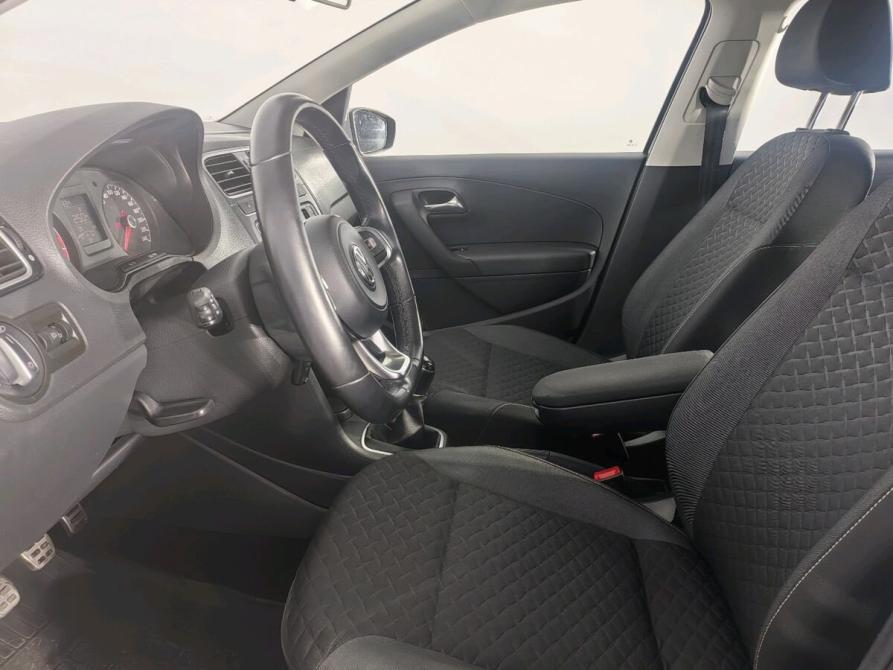 Volkswagen Polo V Рестайлинг Санкт-Петербург  - изображение 11