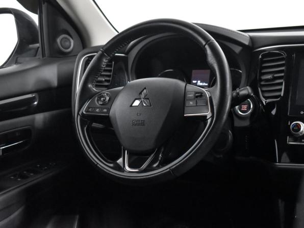 Mitsubishi Outlander III Рестайлинг 3 с пробегом 2021 года, цена 1 989 000 рублей, 195852 км, внедорожник, Автокод Объявления