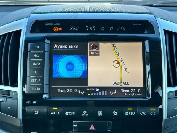 Toyota Land Cruiser 200 Series Рестайлинг 1 с пробегом 2012 года, цена 3 930 000 рублей, 219761 км, внедорожник, Автокод Объявления