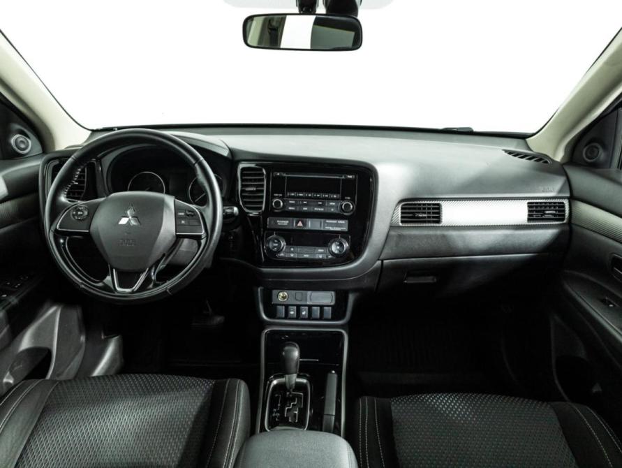Mitsubishi Outlander III Рестайлинг 2 Санкт-Петербург  - изображение 13