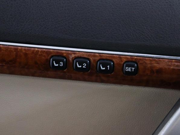 Toyota Land Cruiser 200 Series Рестайлинг 1 с пробегом 2012 года, цена 3 977 000 рублей, 193355 км, внедорожник, Автокод Объявления