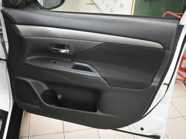 Mitsubishi Outlander III Рестайлинг 2 с пробегом 2016 года, цена 1 599 000 рублей, 190100 км, внедорожник, Автокод Объявления