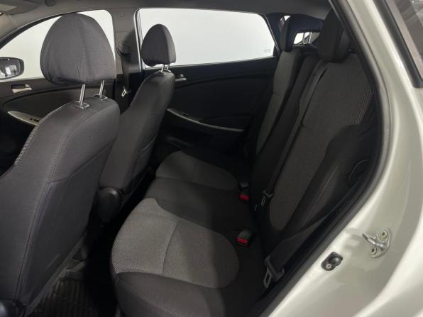 Hyundai Solaris I с пробегом 2013 года, цена 685 000 рублей, 153335 км, хэтчбек, Автокод Объявления