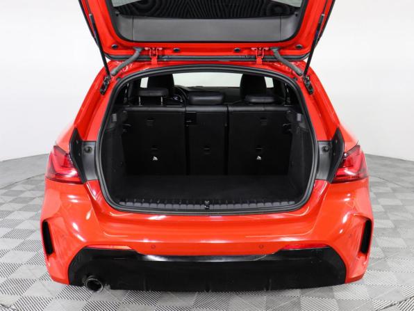 BMW 1 серии III (F40) с пробегом 2019 года, цена 2 480 000 рублей, 107000 км, хэтчбек, Автокод Объявления