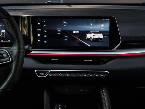Geely Coolray I Рестайлинг с пробегом 2023 года, цена 2 290 000 рублей, 40732 км, внедорожник, Автокод Объявления