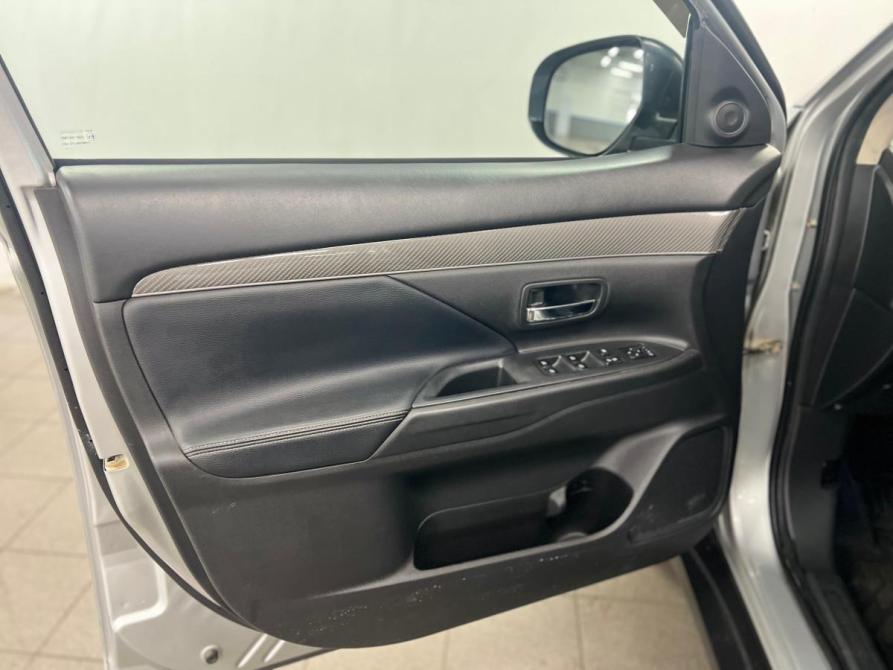 Mitsubishi Outlander III Рестайлинг 3 Санкт-Петербург  - изображение 15