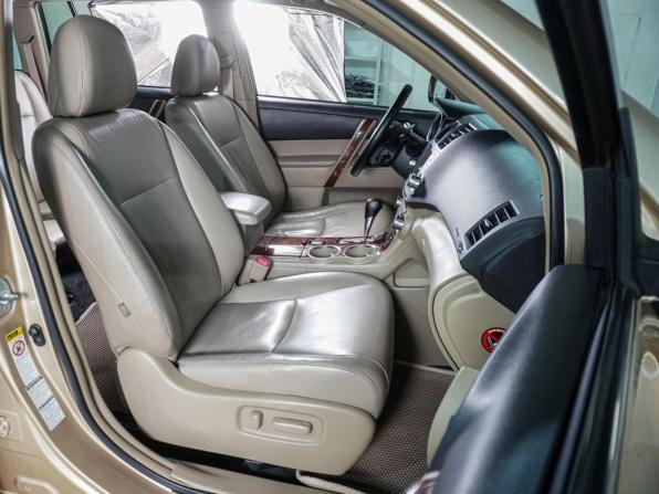 Toyota Highlander II (XU40) Рестайлинг с пробегом 2010 года, цена 1 799 000 рублей, 285215 км, внедорожник, Автокод Объявления