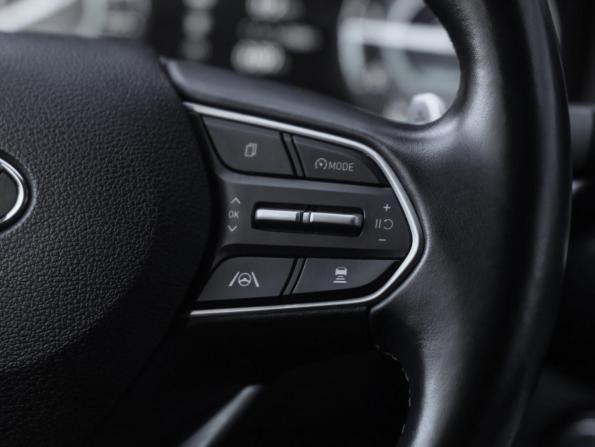 Hyundai Santa Fe IV Рестайлинг с пробегом 2022 года, цена 4 008 410 рублей, 70016 км, внедорожник, Автокод Объявления