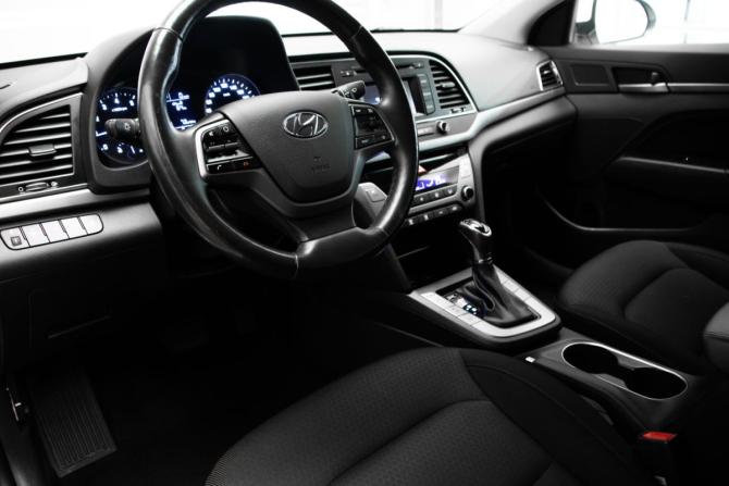 Hyundai Elantra VI (AD) с пробегом 2018 года, цена 1 614 000 рублей, 89970 км, седан, Автокод Объявления