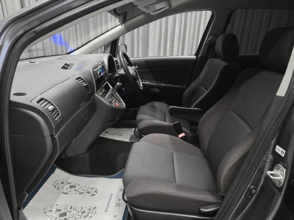 Toyota Wish I с пробегом 2004 года, цена 740 000 рублей, 212000 км, минивэн, Автокод Объявления