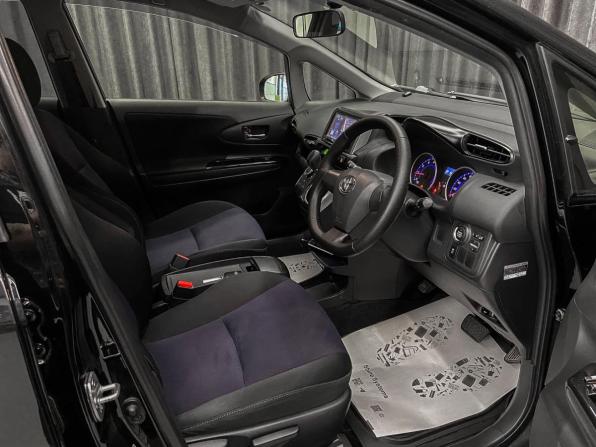 Toyota Wish II Рестайлинг с пробегом 2015 года, цена 1 490 000 рублей, 139000 км, минивэн, Автокод Объявления